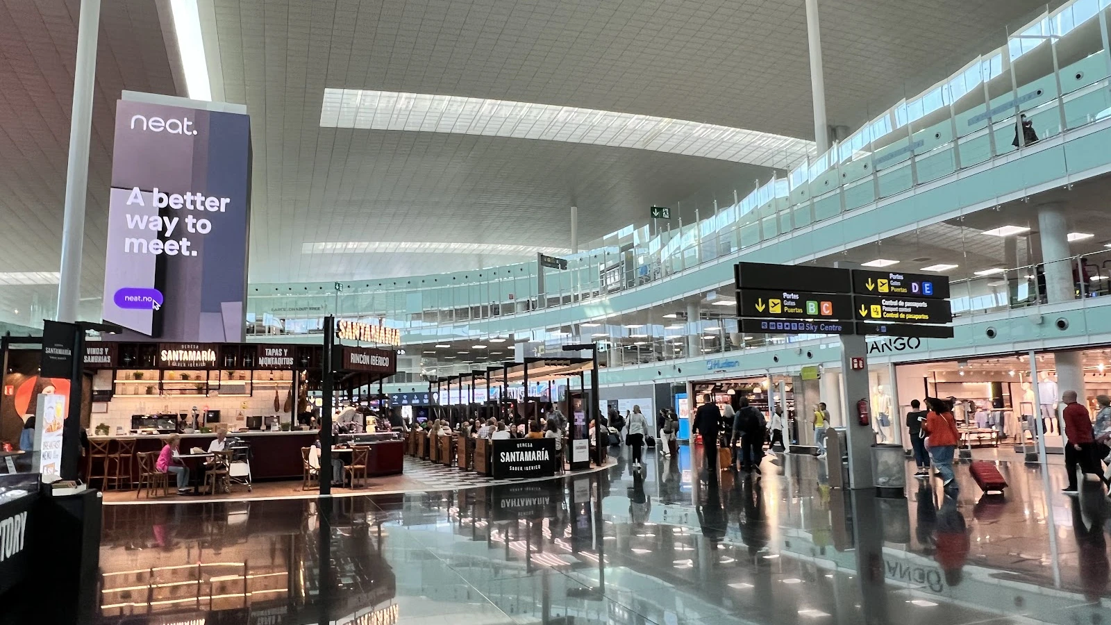 Barselonas El Prat lidostas termināla transportlīdzekļu nomas zona