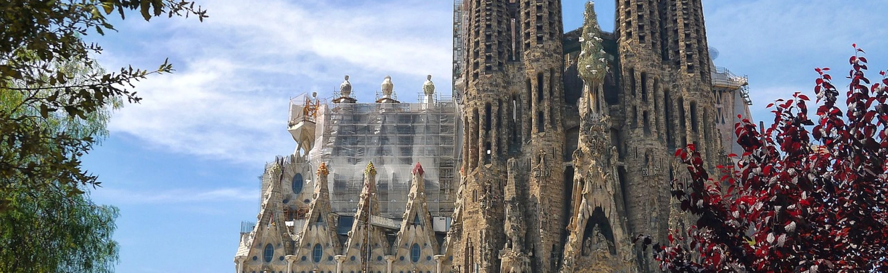 Barcelona Sagrada Familia backdrop for best car rental deals and discounts in Barcelona