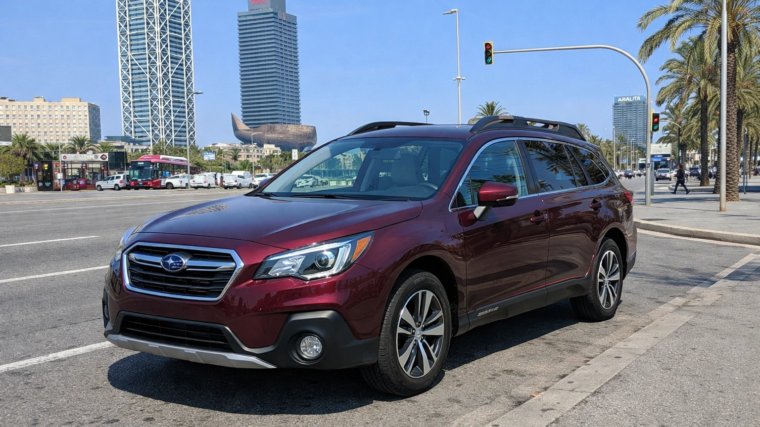 SUV Subaru Outback noma ceļojumiem no Barselonas uz Pirenejiem